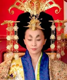  不看大头看全身武则天华服赏析