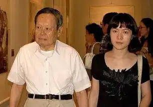  杨振宁82时娶了28岁的翁帆,如今41岁的翁帆开始对他不耐烦