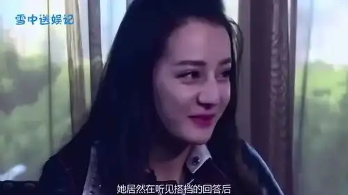  张彬彬采访直言跟热巴拍吻戏很尴尬,一旁热巴表情好害羞