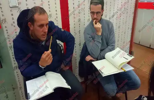  老外学中文有多难希腊学生在崩溃边缘疯狂试探