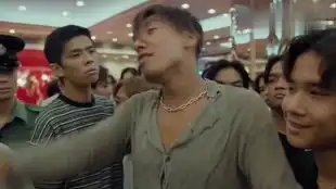  乌鸦哥经典动图出处和碉堡了的掀桌子场面吖