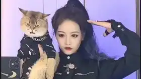  如果你的闺蜜兄弟强吻了你,你的第三个表情包就是你当时的表情看谁的最牛