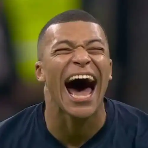 姆巴佩笑成胖子表情包