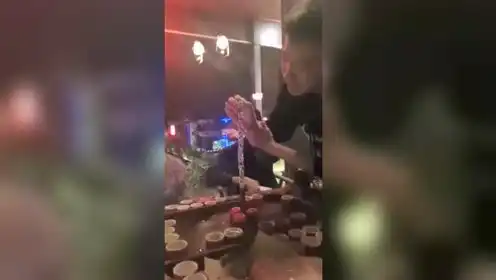  表情爱我你就抱抱我,爱我你就亲亲我你这是什么表情表情