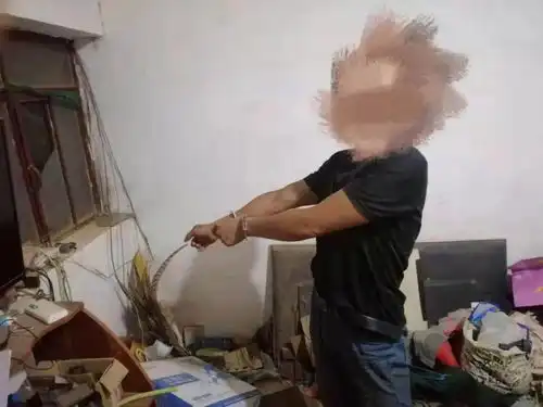  胆大包天,竟敢私藏枪支还打猎,着了嘛