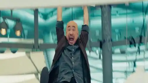 港囧徐峥表演空中飞人,这小眉毛表情好逗呀 港囧徐峥表演空中飞人,这小眉毛表情好逗呀