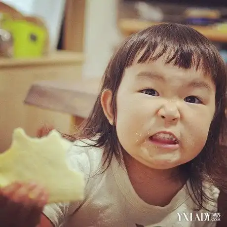 小姑娘笑的表情包