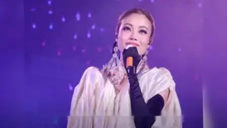  表情张学友惊喜助阵容祖儿演唱会,手牵手同台献唱,网友很惊喜资讯...表情