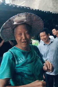 搞笑gif看他表情就知道输不了,真是全靠他 搞笑gif看他表情就知道输不了,真是全靠他