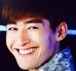 抢镜的龙套妹才是业界良心