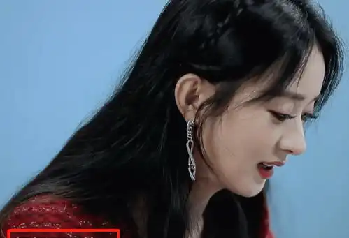  赵丽颖第一次吃螺蛳粉,我却在关注她的表情,味道如何一看便知