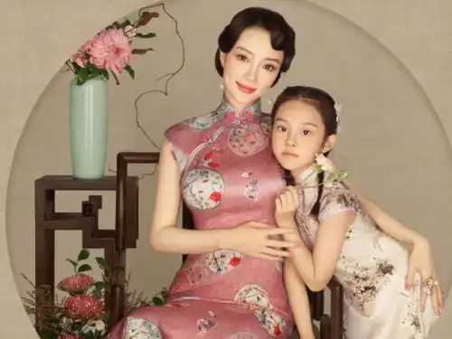  宝藏女孩贾云馨小时候古灵精怪堪称表情包,如今却美成小仙女