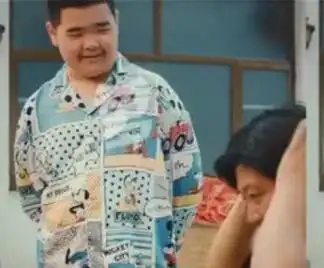  国民表情包谢飞机,身高达到一米七,新剧与谢广坤爷孙变父子