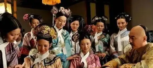  甄嬛传真正设计雍正的幕后主使,不是熹贵妃宁嫔,而是他