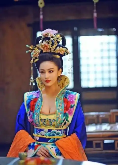  李晨的4任御姐前女友,是花心还是老实张译一句话表明所有