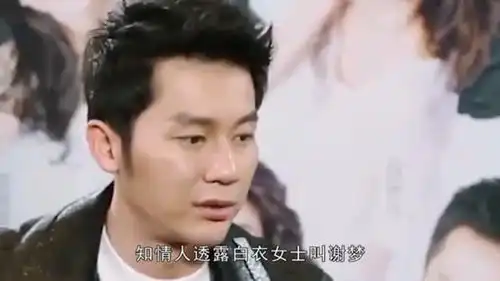  李晨凌晨五点现身酒局,摇摆需要两人搀扶,身旁五位美女清醒