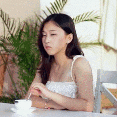  搞笑gif很可爱的一个妹子,有人知道她叫啥名吗