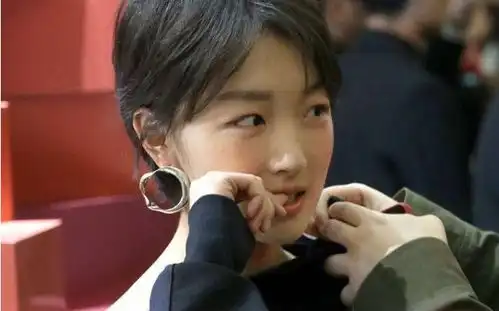  孩子总爱吃手挖鼻,是敏感期还是怪癖家长该如何区分