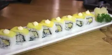  这家店的寿司不一般,超豪华寿司船登陆你的胃