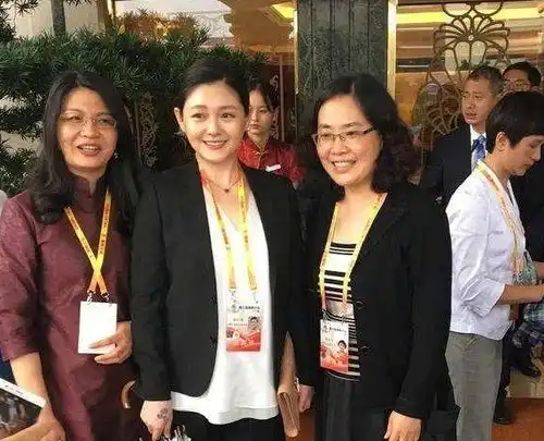  民大会堂的明星全部素颜,成龙没变化,姚明承包我一年笑点