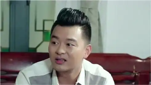  凡人的品格大爷没看见儿子,心里有点生气,这个表情看着令人揪心