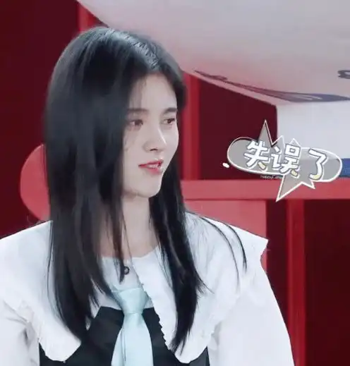  鞠婧祎参加快本,因生气表情大变,这还是四千年美女