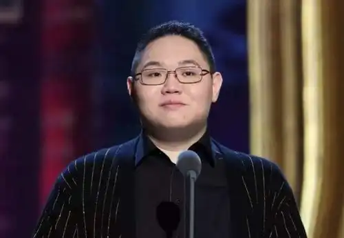  pdd再上综艺同框世界冠军邓亚萍被称赞有我当年那味儿了