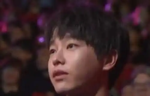  徐峥获最佳男主角,有谁注意到彭昱畅的表情,网友5字精辟总结