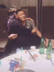  牛哥爆笑gif动图有奶就是娘