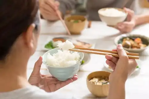  不吃主食会减寿柳叶刀吃少吃多都不行,这样吃更健康
