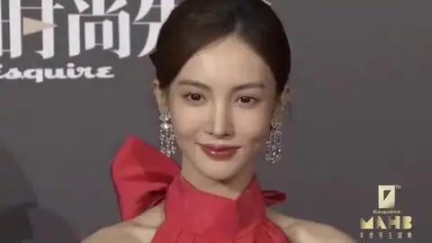  金晨把自己包装成了礼物202012102007