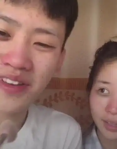  直播化妆的网红情侣,妆前妆后判若两人,网友亲妈都认不出