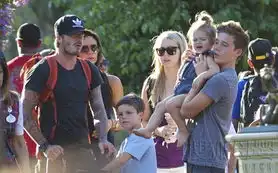  小七逛商场自选衣服哈珀表情丰富萌杀众人5621008