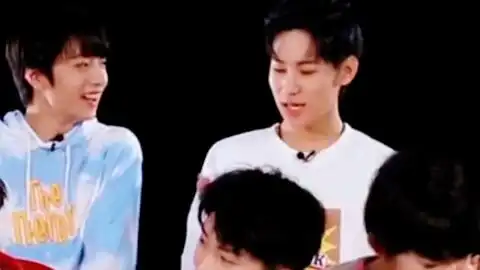  张真源现场讲述自己房子是怎么倒的,我可太喜欢听小张张讲故事了