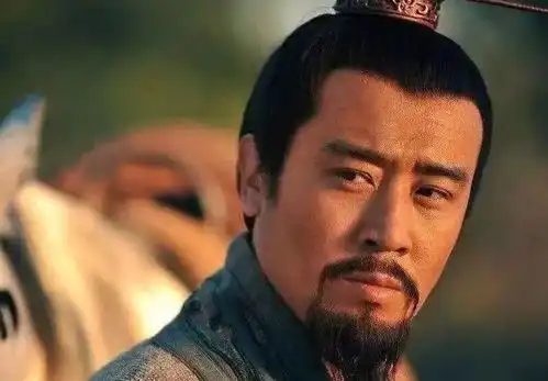  汉献帝让位曹丕,第2年听闻刘备称帝,为何朝西蜀方向大笑3声