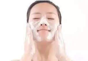  别舍不得扔快翻翻你的化妆包里有没有这些东西,放时间长了毒药
