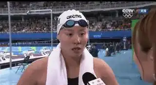  呆萌傅园慧摘铜牌获奖竟然不自知
