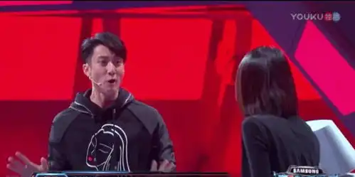  王一博迷惑行为录着节目就开始打肖战,和王子异比舞表情太欠揍