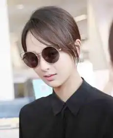  杨紫表情僵硬脸上起皮她回呛说你家这么照脸不变形