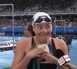  第12块奖牌表情包傅园慧获100米仰泳铜牌