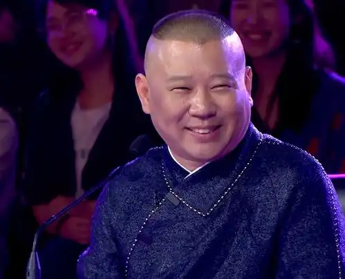  郭德纲上学时的照片曝光,与郭麒麟小时候很像,原来喜剧是天生的