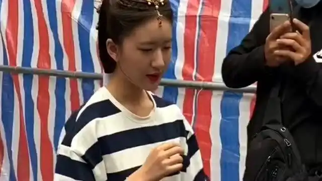  赵露思不愧是小仙女,男粉大喊天南地北露思最美,赵露思这小表情太可爱了