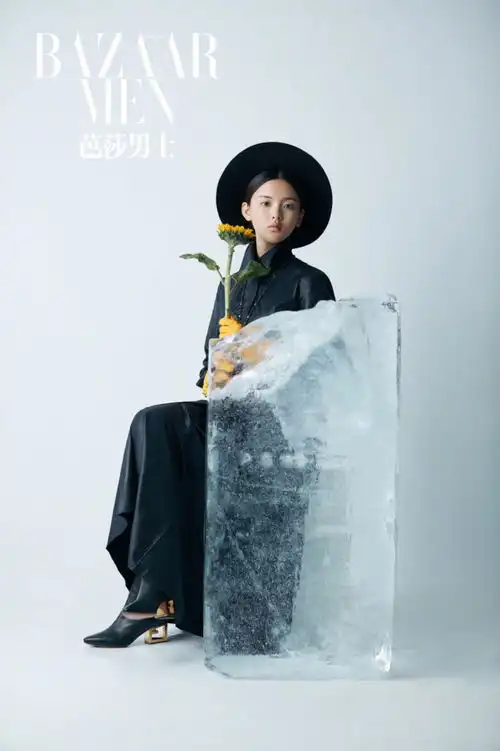 杨超越表情包高清壁纸芭