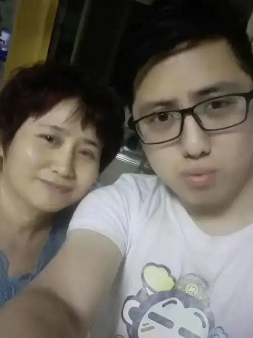  你好,总承包人的李焕英