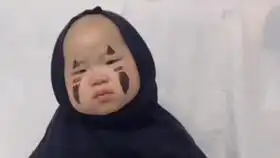  给孩子催屎表情搞笑