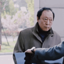 没想到,这人见人恨的苏大强,还有两副面孔