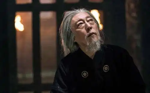 父亲的身影表情包倪大红