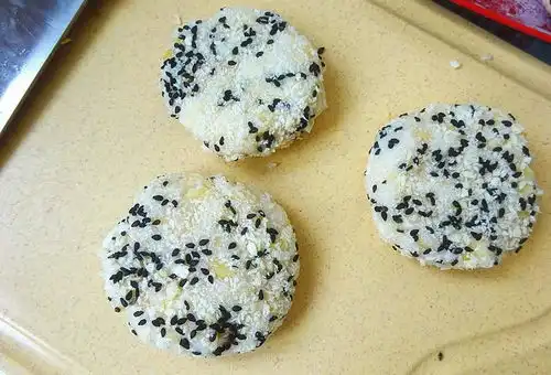  1个苹果1碗粉,10分钟做好外酥里糯的小甜饼,孩子抢着吃