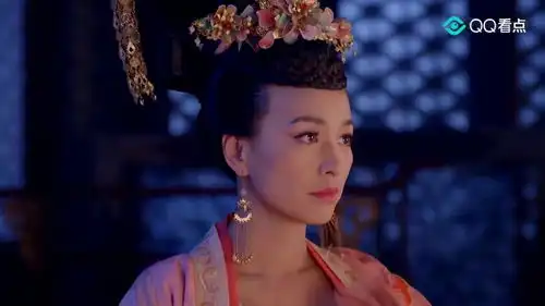  武媚娘传奇贤妃要把韦妃的罪行告诉皇上,韦妃毫不畏惧,贤妃怕了