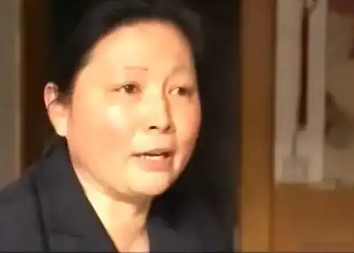  7名妇女与秃头大爷发生关系,警方调查不简单,现实版韦小宝